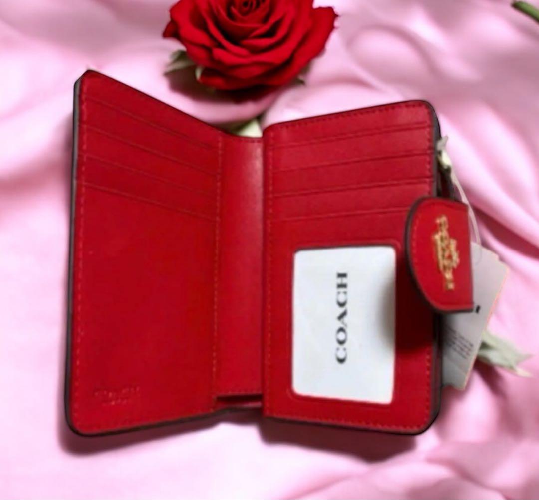 【新品】COACH ⭐️二つ折り財布新品