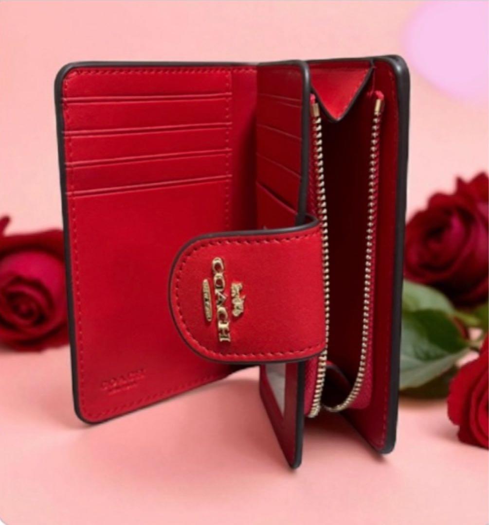 【新品】COACH ⭐️二つ折り財布新品