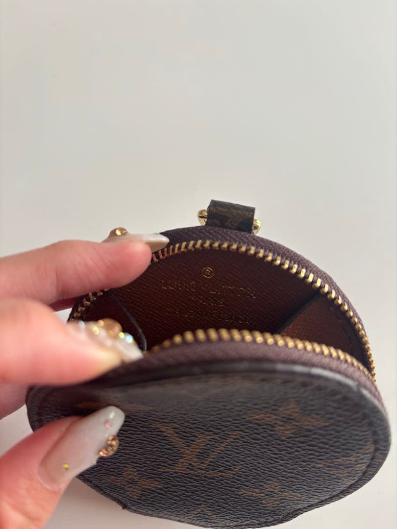 た*レ様 Louis Vuitton ケース