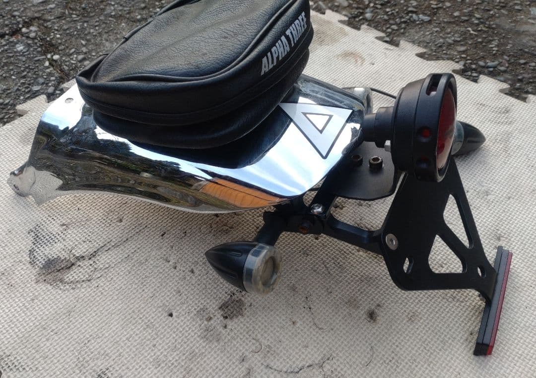 モンキー125 overフェンダーレスキット　社外テールランプ、ウインカー付き