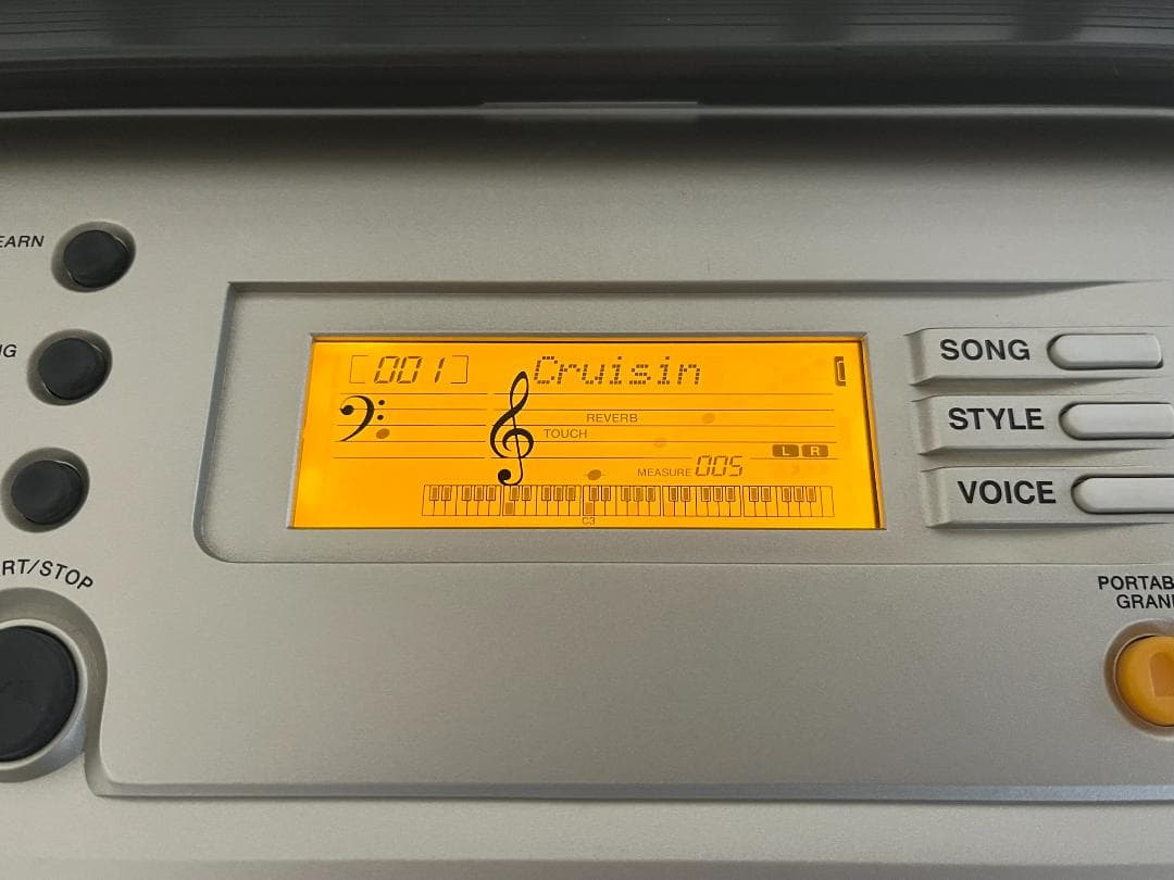 YAMAHA（ヤマハ）　 電子キーボード PSR-E313　高音質　高機能