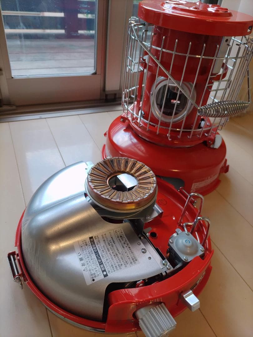 【美品】ポータブルガスストーブ SAG-BF02A センゴクアラジン レッド