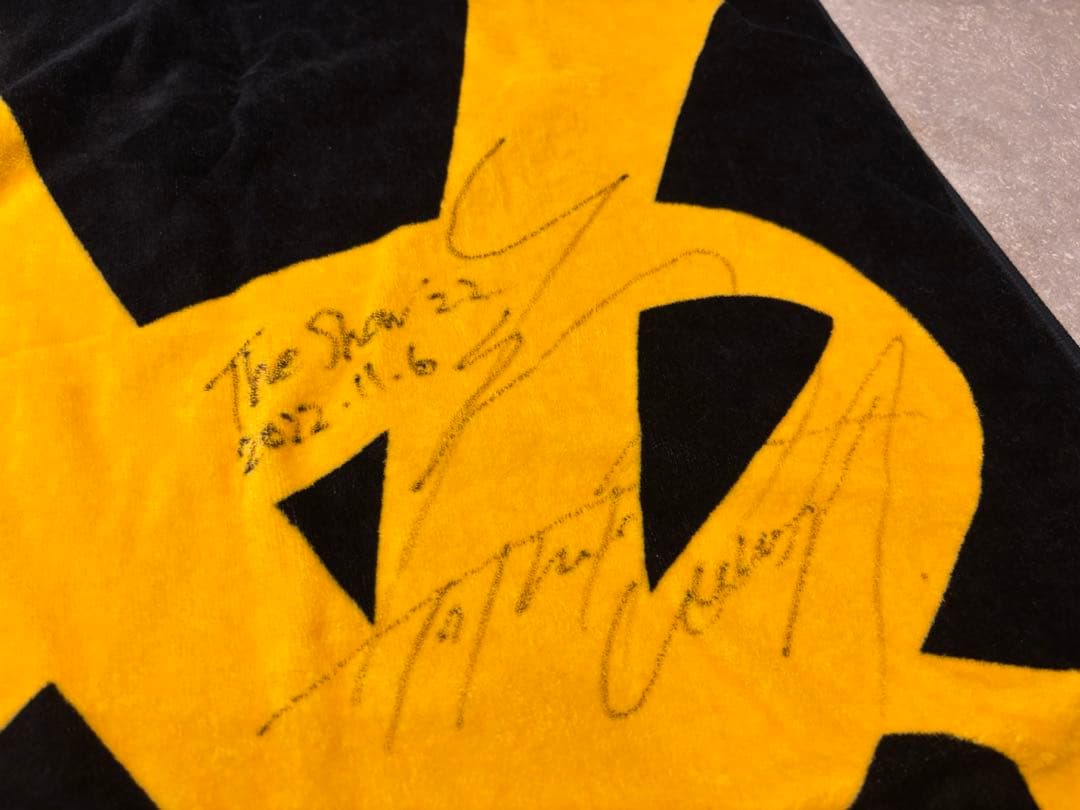 【激レア】¥ellowBucks 直筆サイン入り　デカタオル