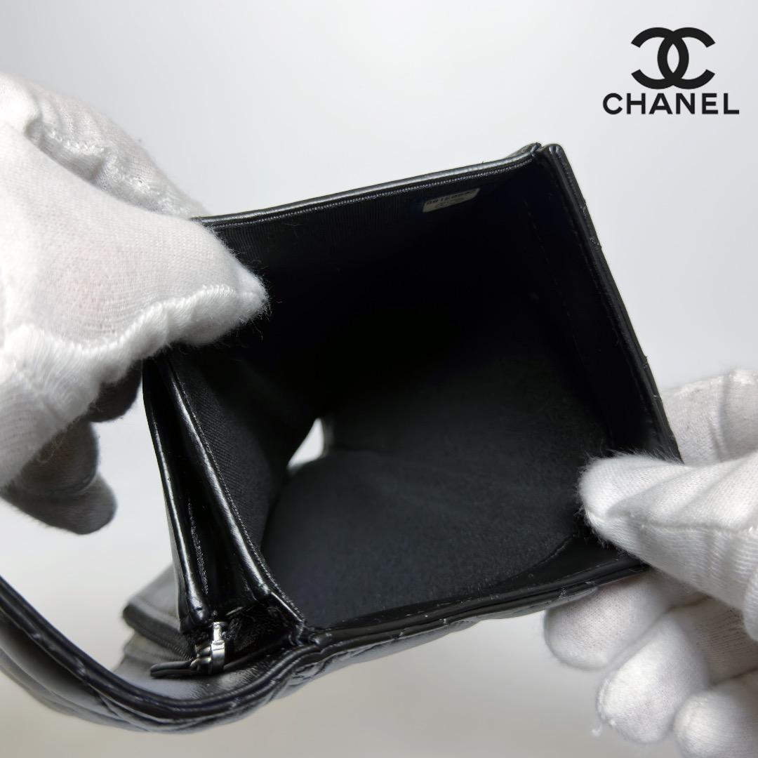正規品　シャネル　マトラッセ　シルバー金具　ミディアム　フラップ三つ折り財布