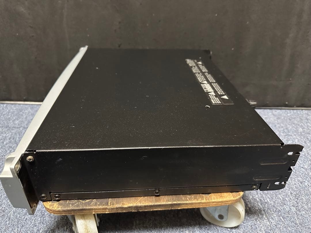 QSC PLX 3602 パワーアンプ 本体