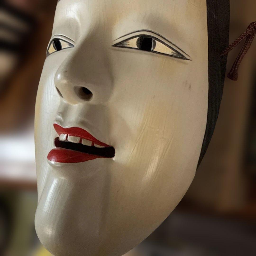 木製お面 表情豊か