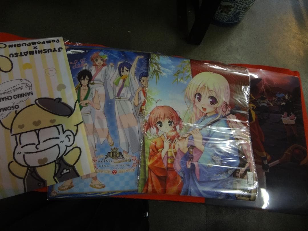 アニメキャラクター　クリアフィルムポスター１００枚まとめてセット