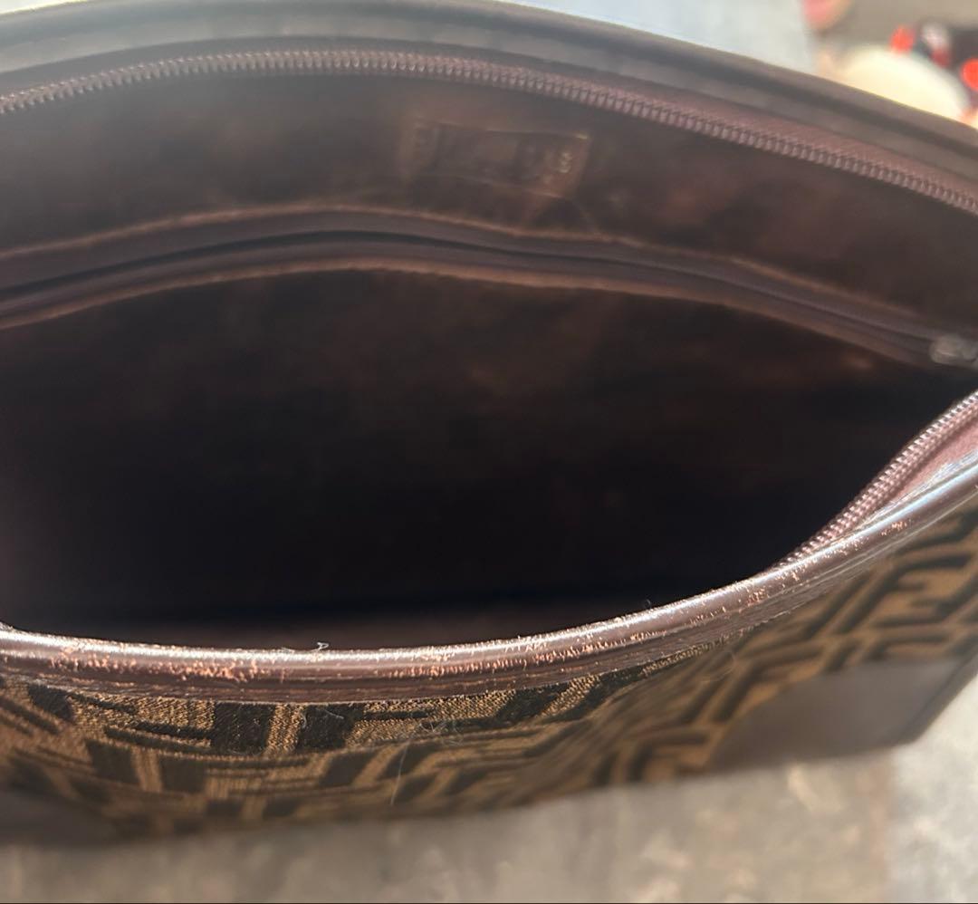 フェンディ　ズッカ柄　ショルダーバッグ　キャンバス×レザーコンビ