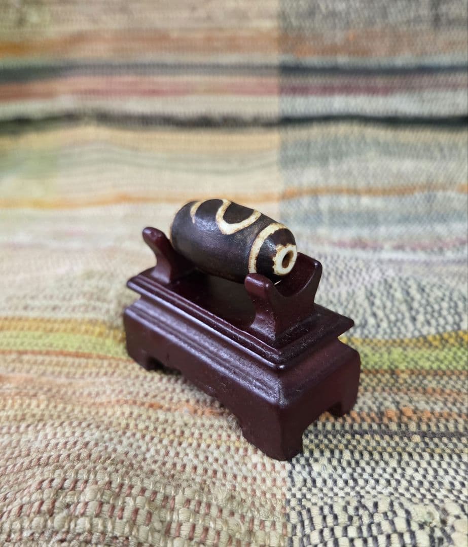 883　天珠　金銭鈎天珠　浮き彫り　貴重　珍品　dzibeads！