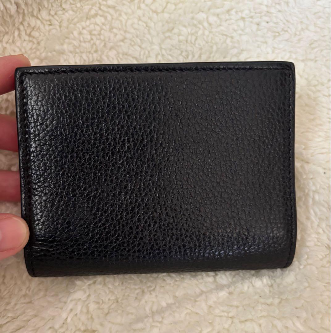 Salvatore Ferragamo ブラック 二つ折り財布　コンパクト