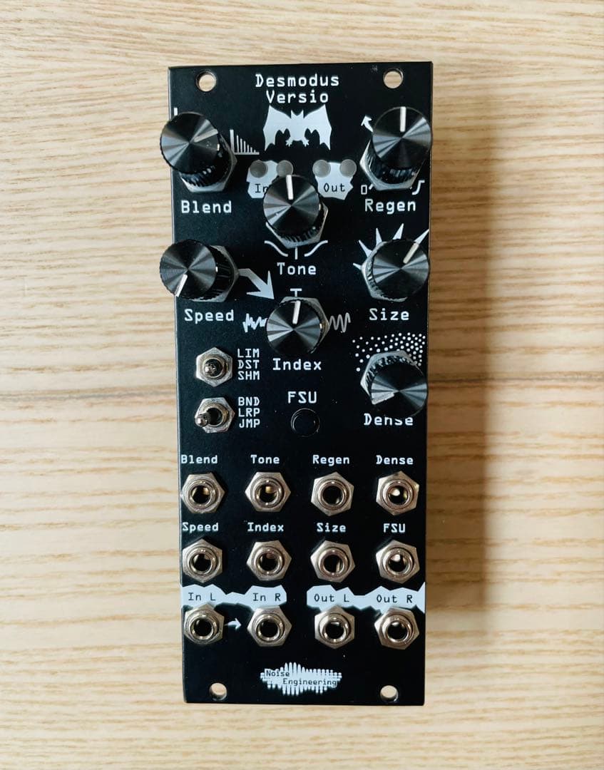 Noise Engineer Desmodus Versio モジュラーシンセ