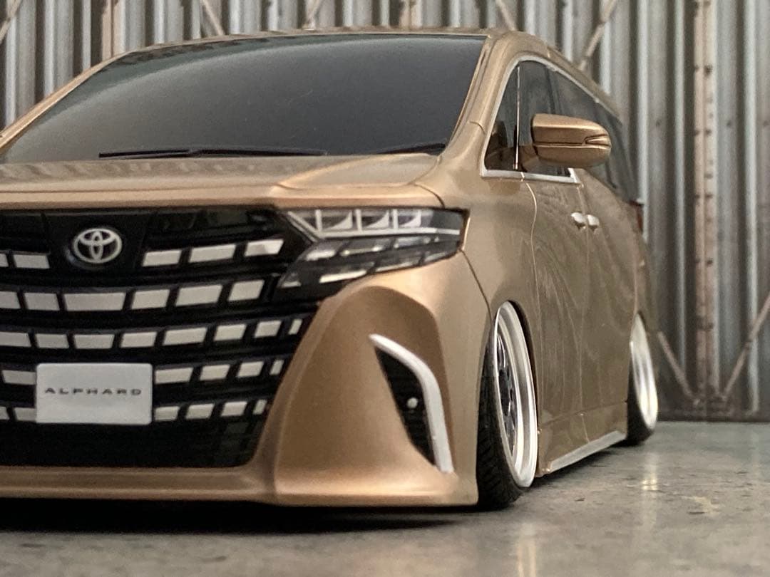 1/24新型アルファード・プレシャスレオブロンド（カスタム品）