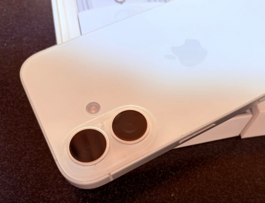 スマートフォン本体 iPhone16 (256GB)