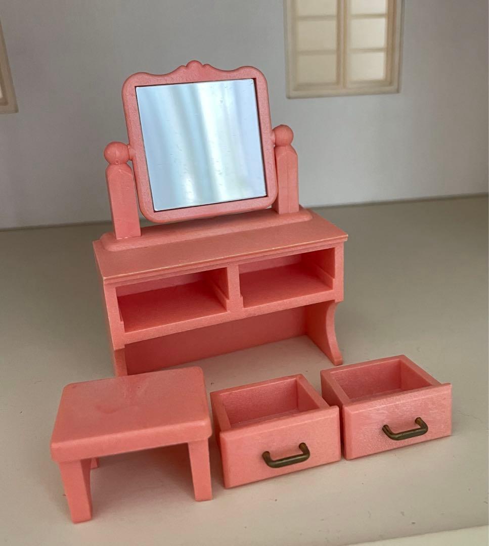 シルバニアファミリー　白いお家　日本製　ピンク色家具　シルバニア　初代シルバニア