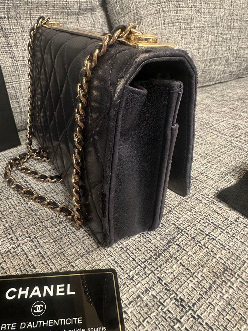 CHANEL ネイビー キルティング チェーンウォレット