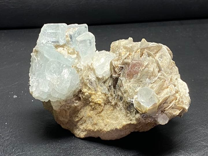アクアマリン　結晶　マイカ　雲母　221g