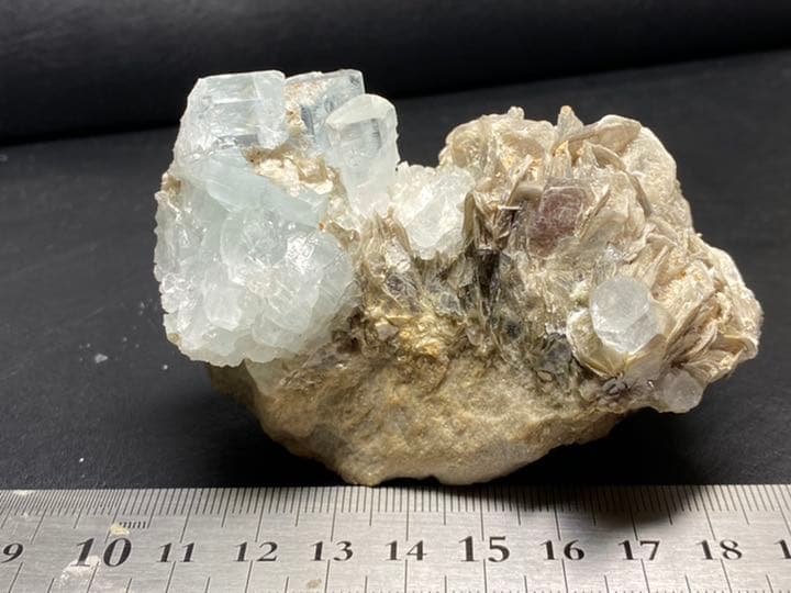 アクアマリン　結晶　マイカ　雲母　221g