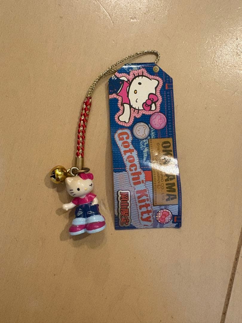 ご当地キティ根付け　岡山　デニム