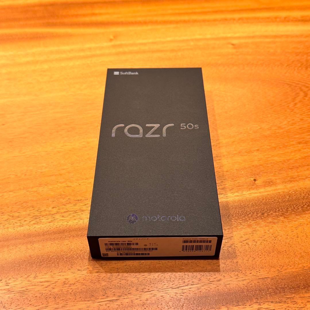【新品未開封】Motorola razr 50s サンドクリーム SIMフリー