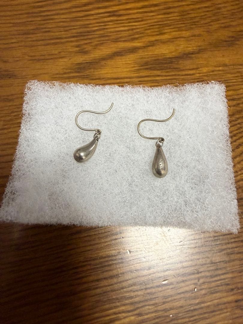 Tiffany & Co. シルバー ティアドロップ型ピアス