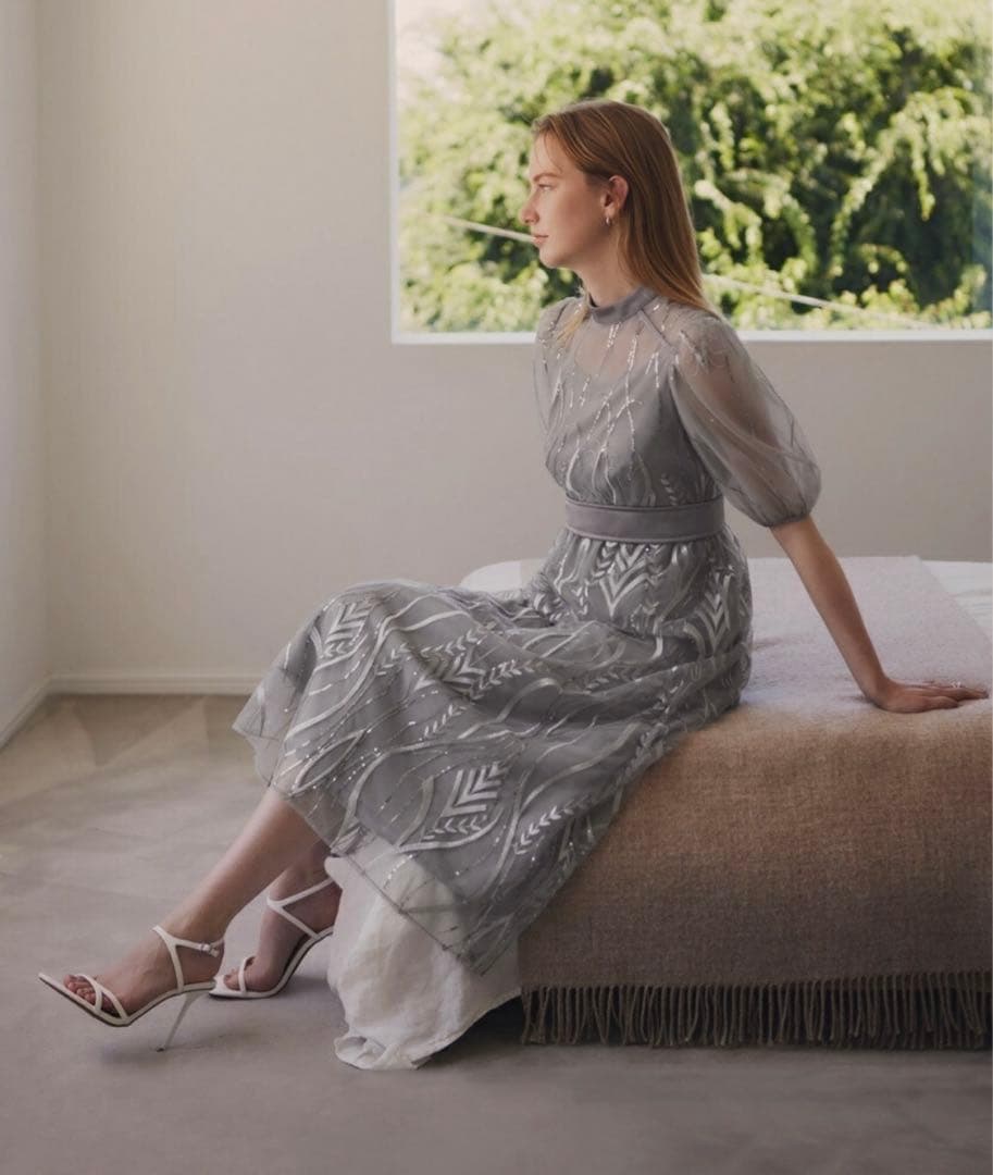 Leja スパンコール刺繍レースプチハイネックAラインドレス 結婚式　お呼ばれ