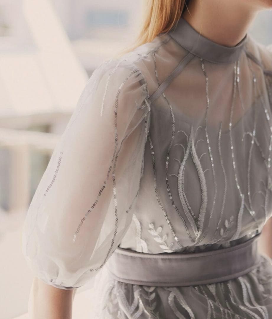 Leja スパンコール刺繍レースプチハイネックAラインドレス 結婚式　お呼ばれ