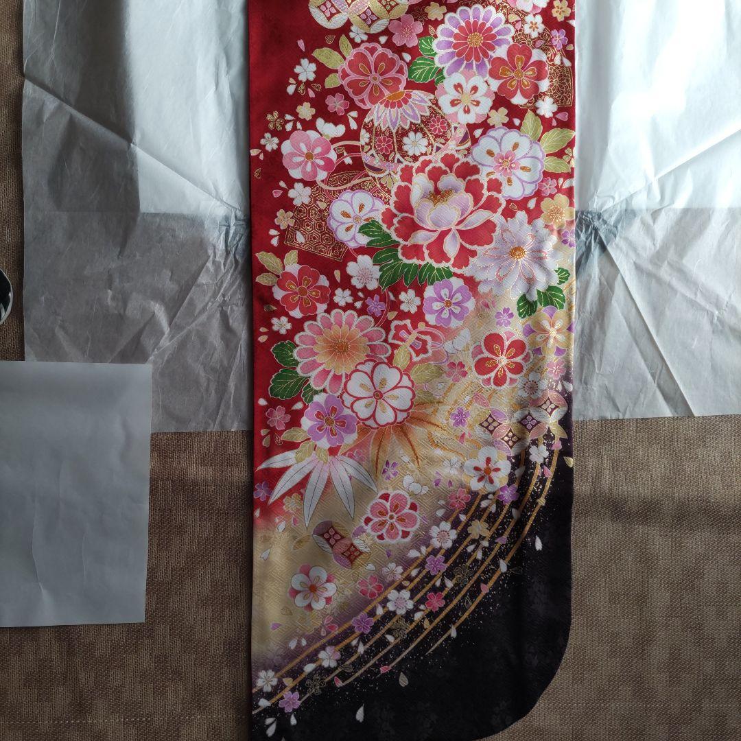 赤い花柄振袖一式