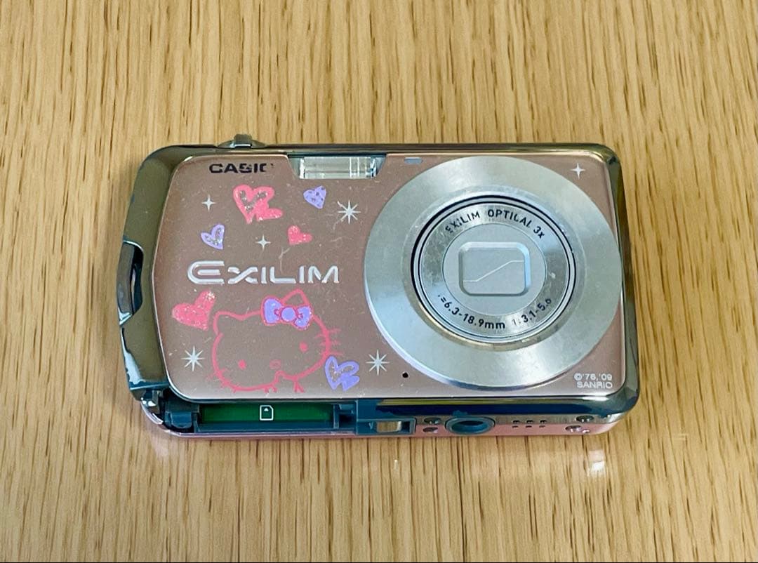 CASIO EXILIM ハローキティデザイン ピンク　動作未確認
