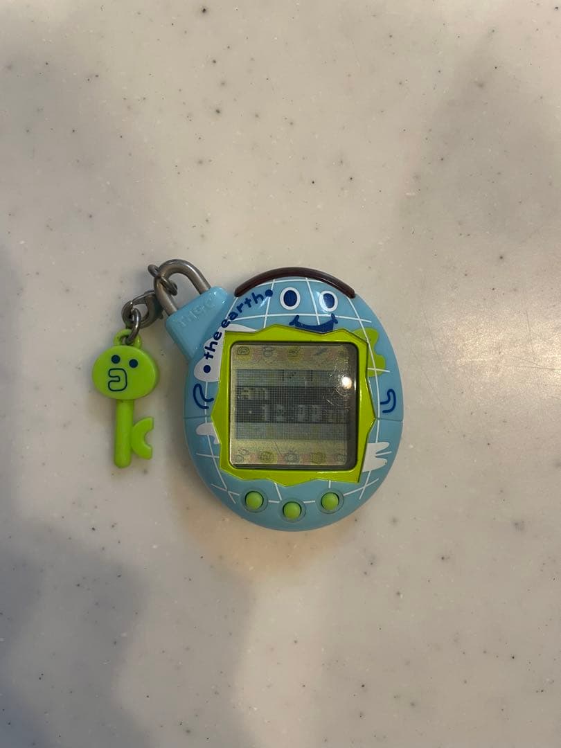 いぇー!ふぁみりーイロイロ!たまごっちプラス　ふぁみたまワールド