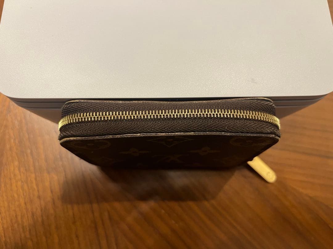 あんしん鑑定済　LOUIS VUITTON ジッピーパース