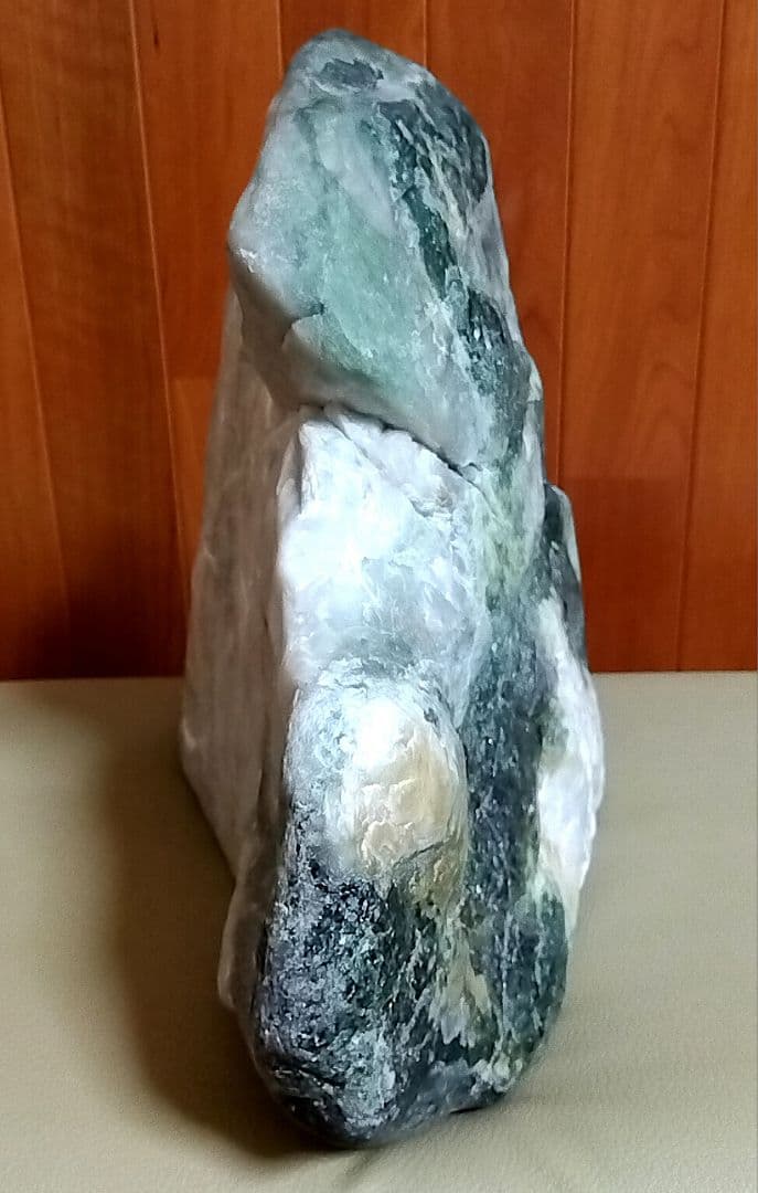 ★翡翠原石★糸魚川硬玉【横川転石・川ズレ・ウブ16kg】