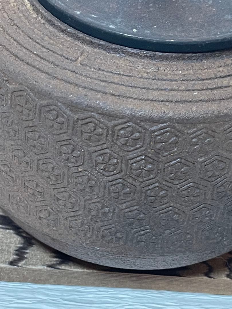 南部鉄器　亀甲文　鉄瓶　鉄釜　アンティーク　置物120