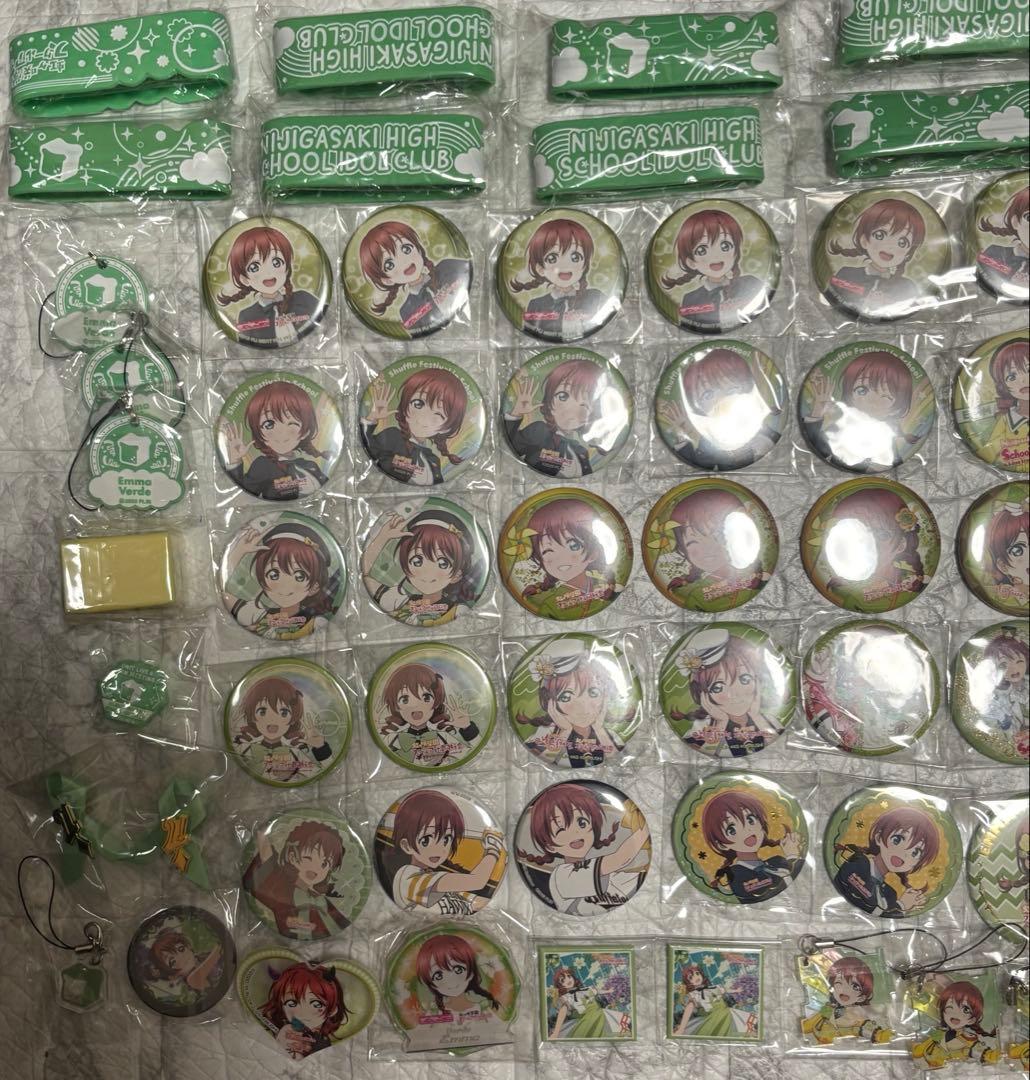 エマヴェルデ 缶バッジ ラブライブ 虹ヶ咲学園 エマ・ヴェルデ アクキー グッズ