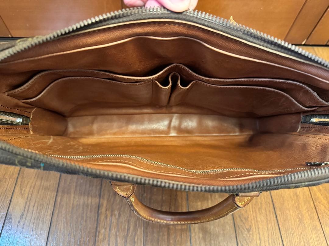 LOUIS VUITTON ブリーフケース ポルト ドキュマン ヴォワヤージュ