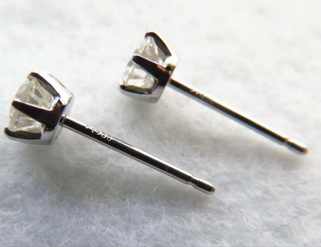 PT900 天然ダイヤモンド 0.4カラット ピアス PT900キャッチ 付き