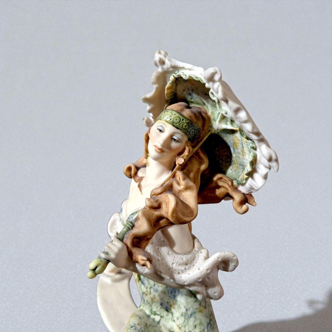 G Armani 1985 大型フィギュリン 女性像 Florence 傘欠け