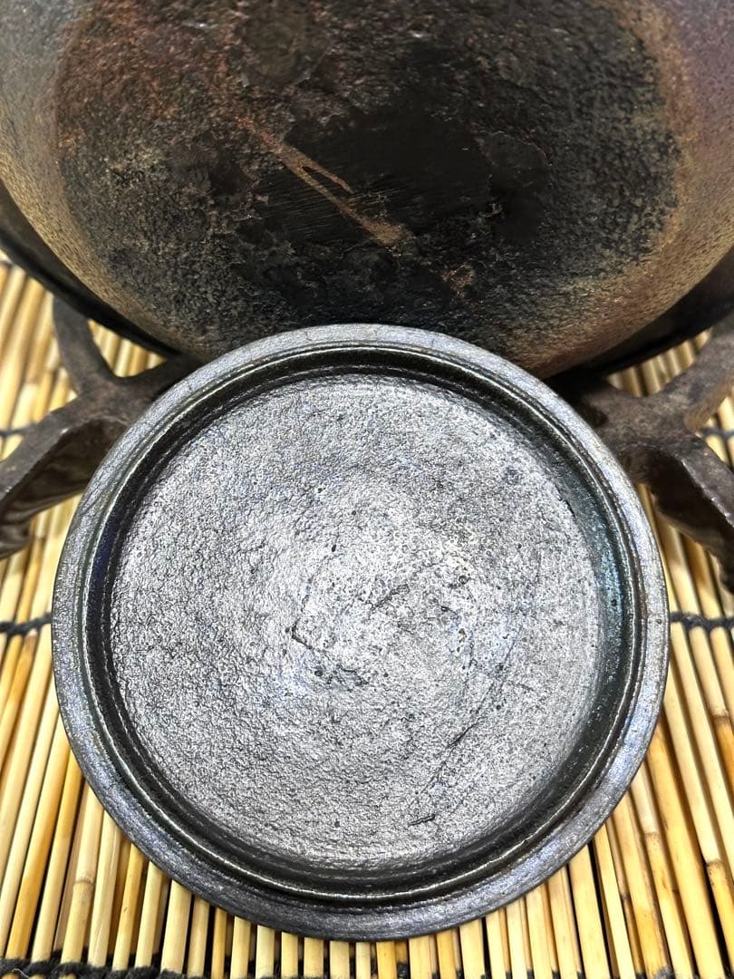 ＵＳＥＤ、良品　南部虎山工房前田知行造１２型東雲亀甲　南部鉄瓶　南部鉄器　鉄瓶