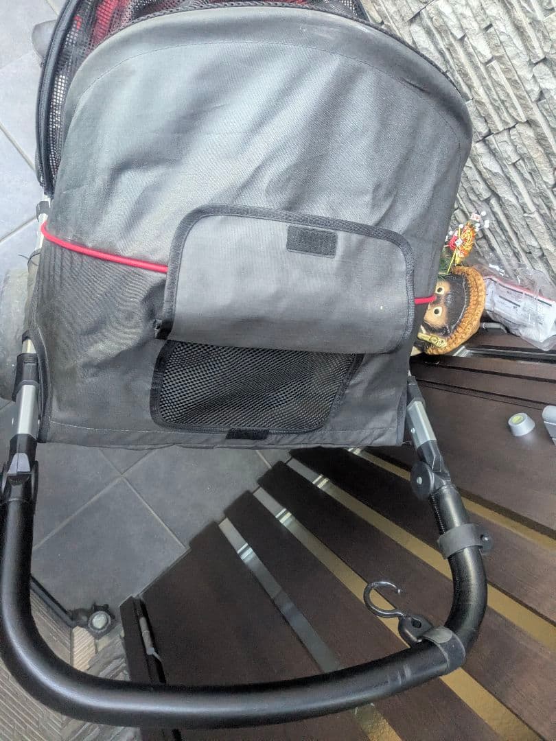 ペットカート　赤と黒