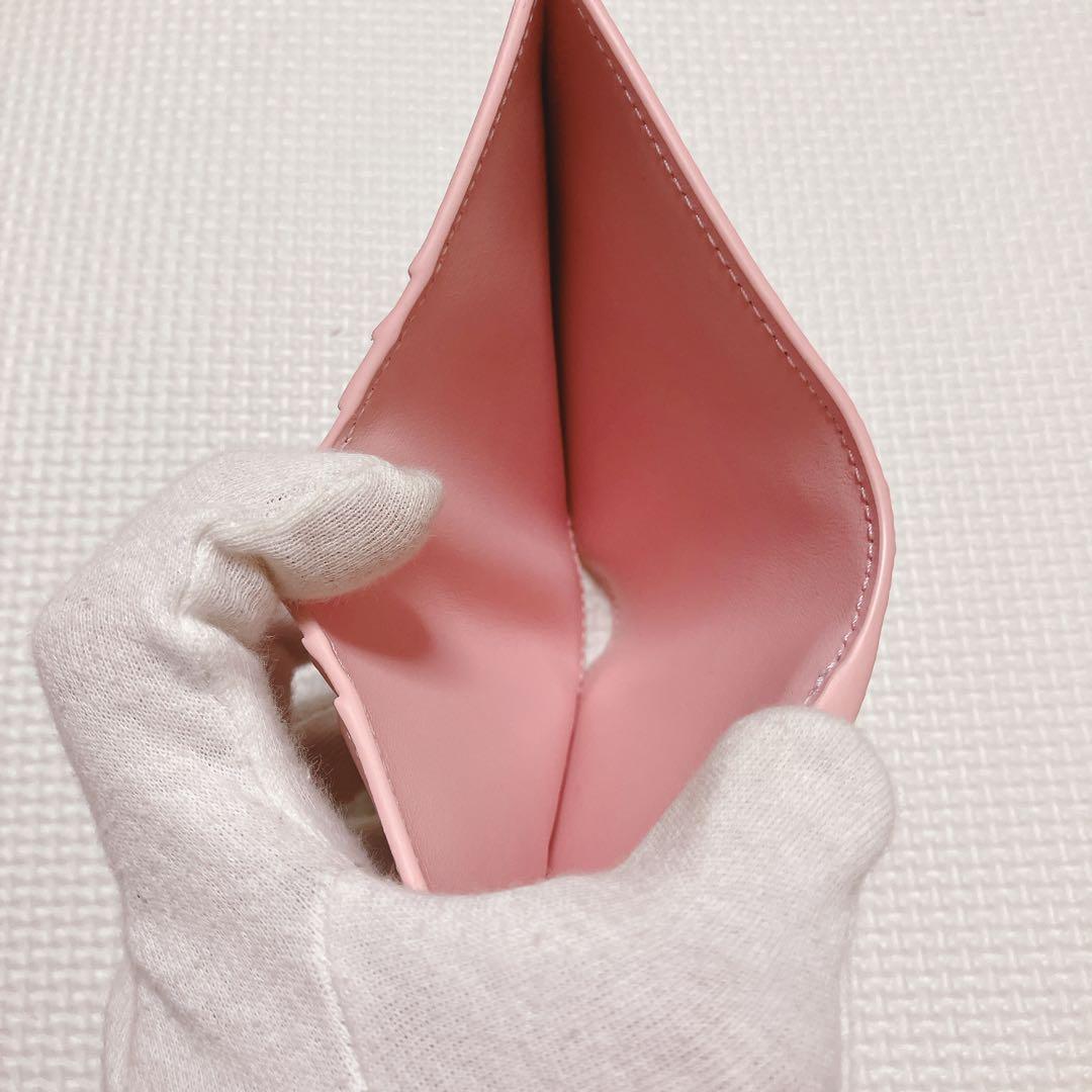 未使用　CELINE セリーヌ　レザー二つ折り財布　ピンク　箱袋付き