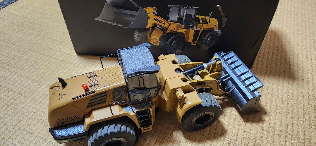 ラジコン！1/14 ホイールローダー