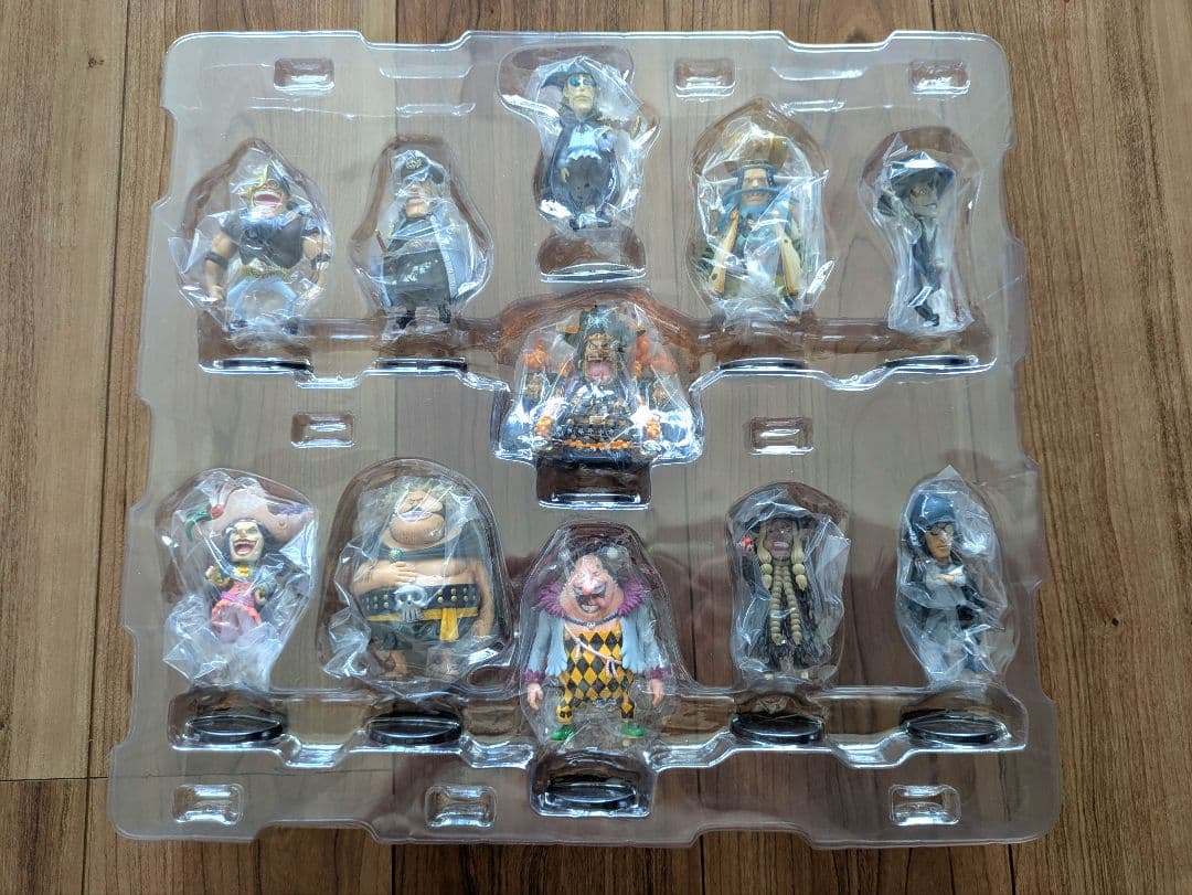 【最終価格!!】ワンピース ワーコレ プレミアム 黒ひげ海賊団 & 赤髪海賊団