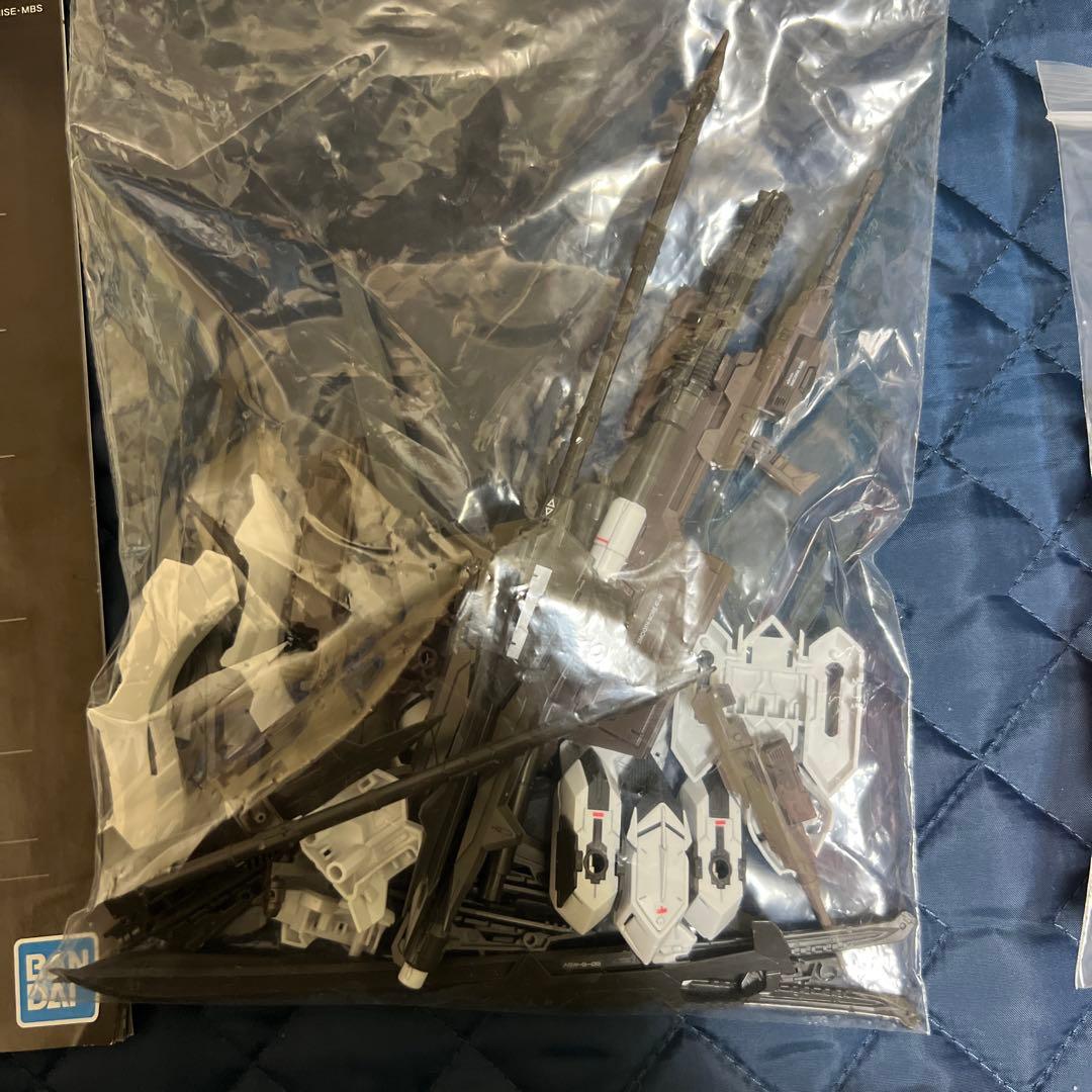 ガンプラ MG ガンダムバルバトスジャンク品2体分 MG陸戦型ジム等ジャンク品