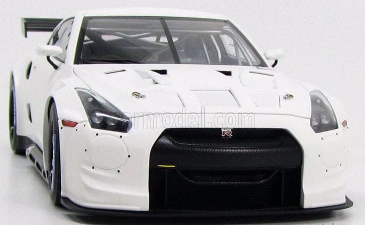 オートアート 81076 1/18 日産GTR FIA GT1 ホワイト