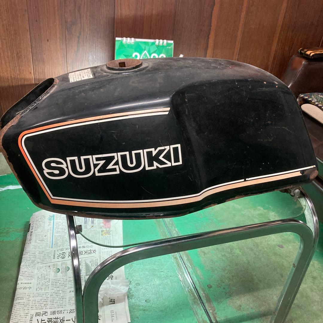 SUZUKI GSX４００,２５０eザリバイクタンク 黒 錆あり
