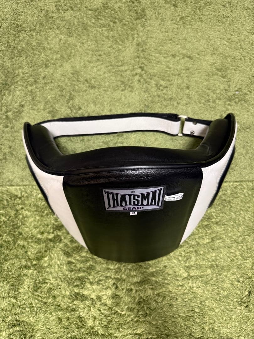 THAISMAI パンチングミット Mサイズ ブラック/ホワイト