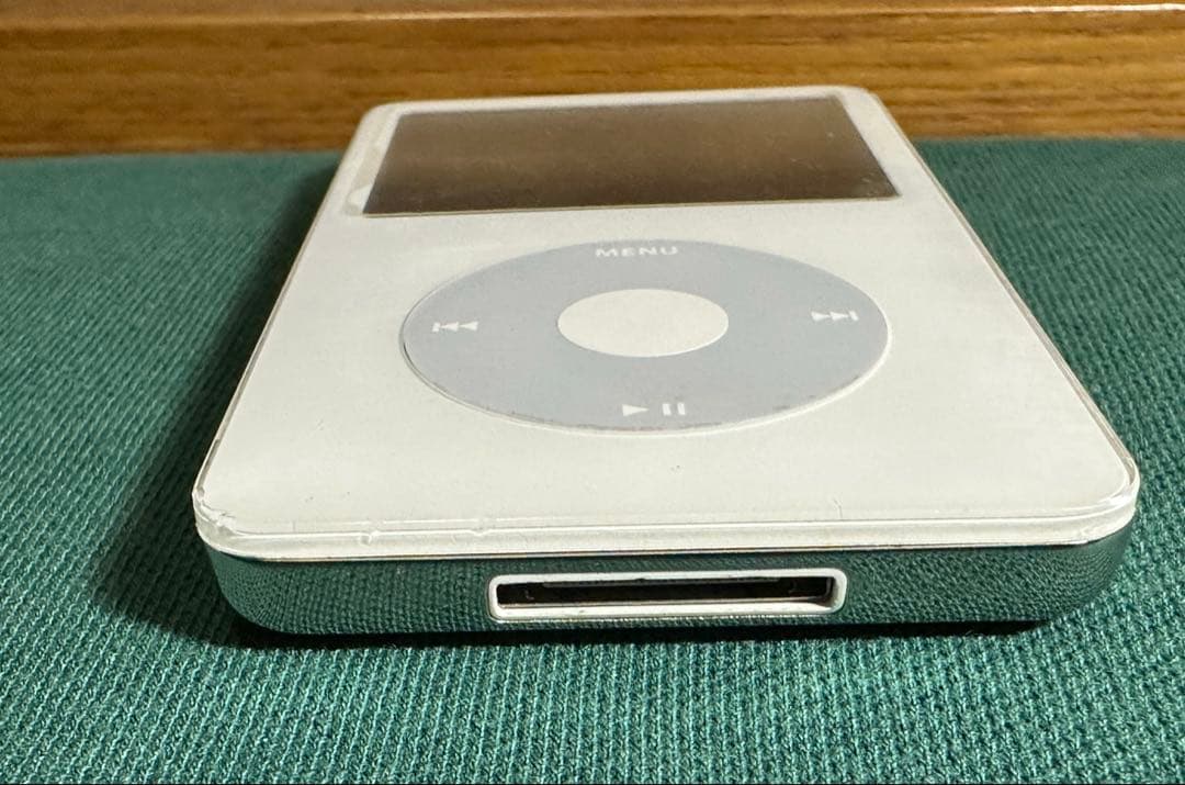 きれいiPod Classic 5.5世代 MA444 30GB新品のバッテリー