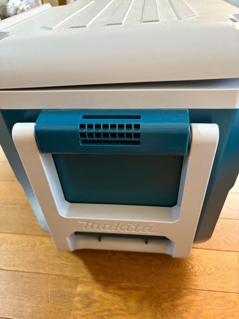 動作確認済み　Makita マキタ　CW001G 18v 20L 充電式保冷温庫