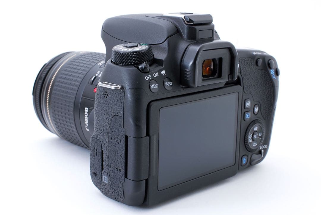 一眼レフカメラ　Canon EOS 9000D 標準レンズセット