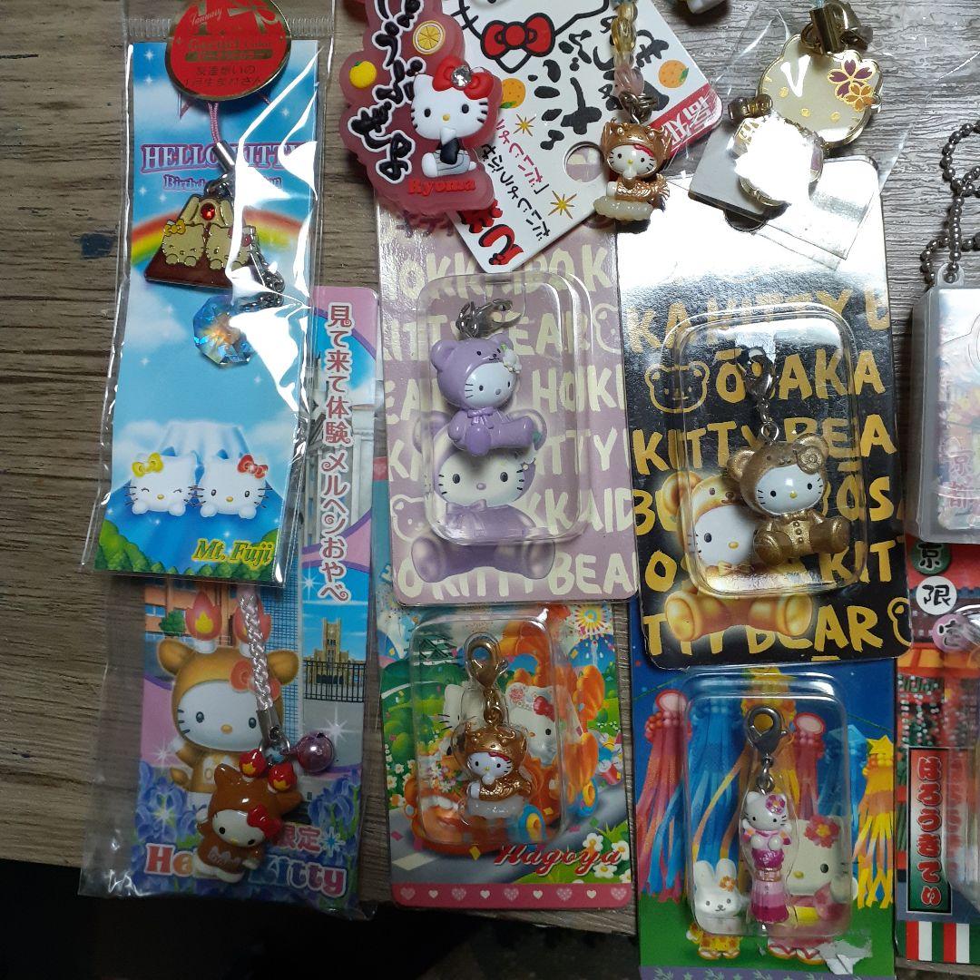 ご当地キティ根付け　ファスナーマスコット他　60点まとめ売り