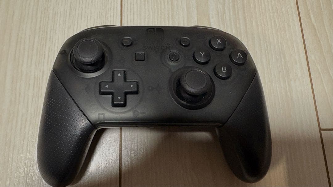 【完品】Nintendo Switch 本体＋純正プロコン＋純正キャリングポーチ